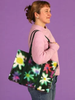 Hazy Daisy Shoulder Tote